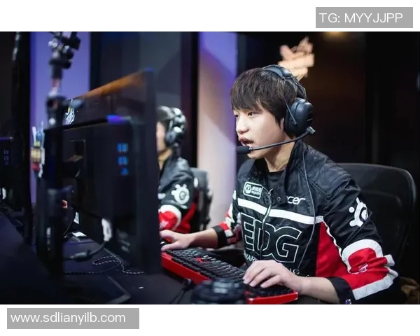 CSGO战术分析：深入探讨EDG在阵地战中的策略与执行