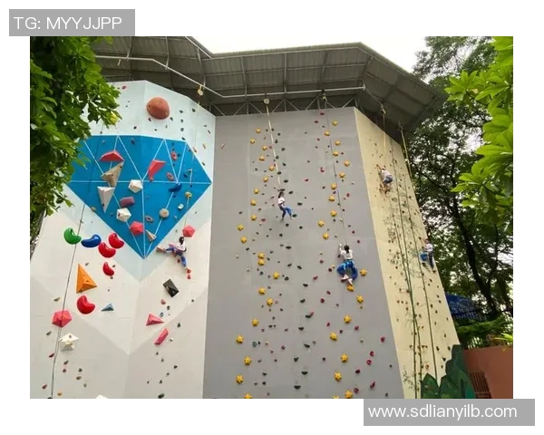 攀岩战术解析：北京攀岩队如何构建高效反击体系与战术配合